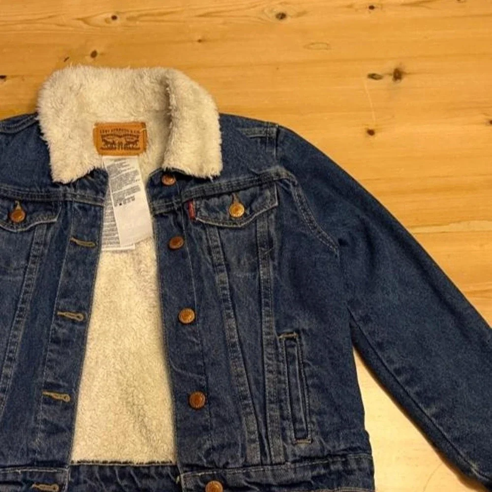 Levis Kids Denim Sherpa Trucker Jacket Medium Wash Blue Size M 10-12 YRS